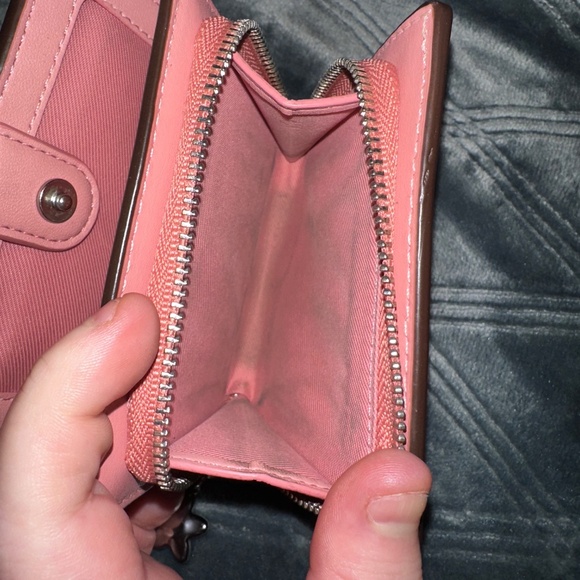 Coach Outlet Snap Wallet Pink with Daisy Print - Picture 4 of 5